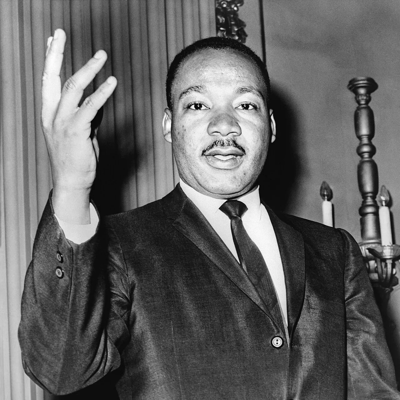 Martin Luther King Jr. - 49 piece jigsaw puzzle